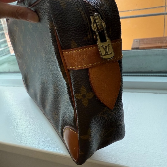 Louis Vuitton Vintage COMPIEGNE POUCH CLUTCH 28 - Picture 6 of 10